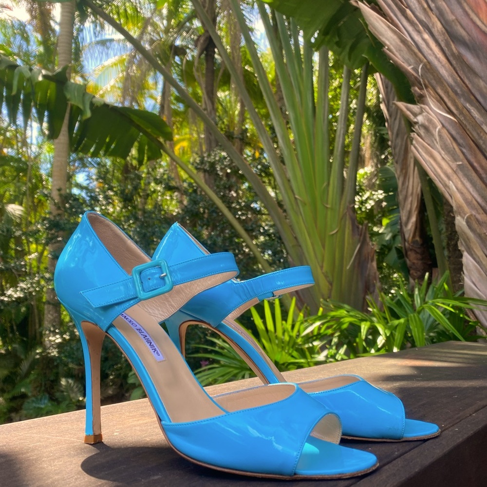 Exquisite vintage maryjane Manolo Blahnik’s!!!💙